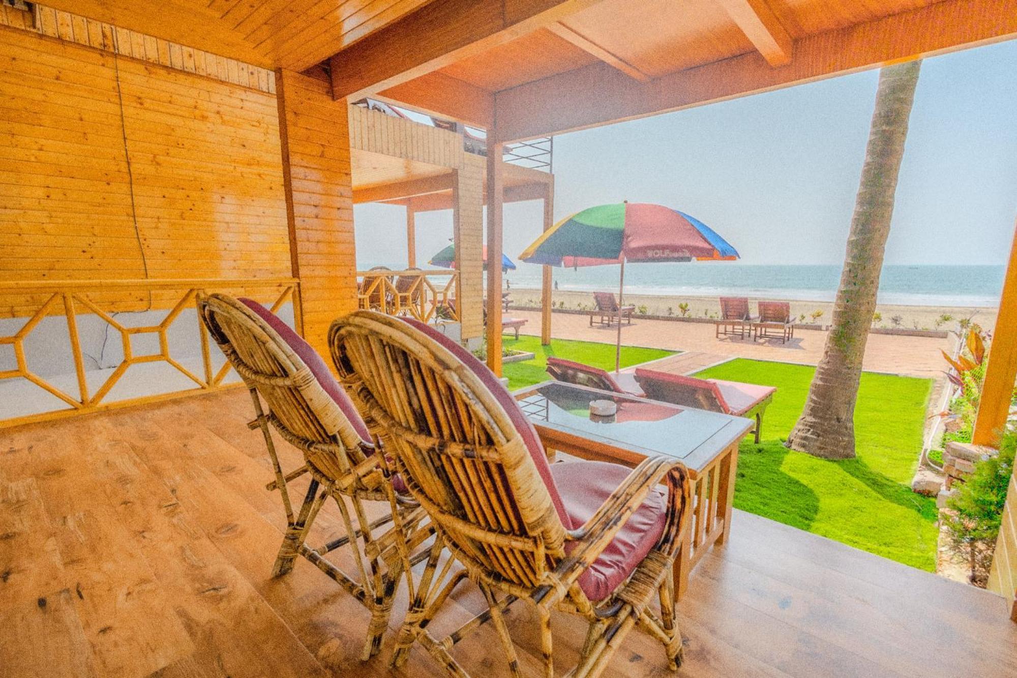 The O2H Agonda Beach Resort Exterior photo